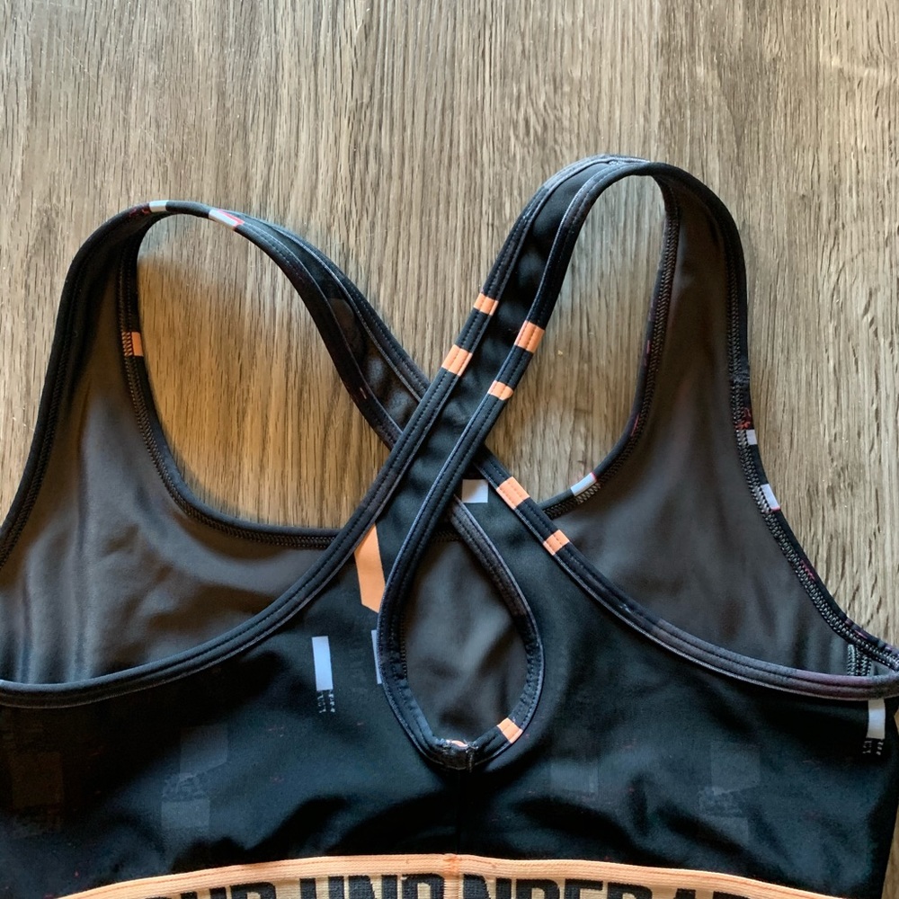 3 Women’s Dri Fit Under Armour Size Med  Bras - Picture 7 of 8